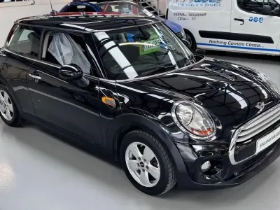 Usado Mini Cooper D Hatch 116 HP (85 kW) 2014 Preto Citadino