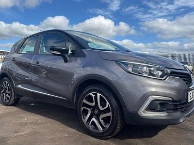 Usado Renault Captur Dynamique 90 HP (66 kW) 2017 Cinzento SUV