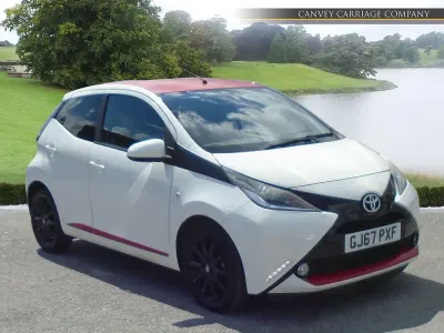 Used Toyota Aygo x-press 69 HP (50 kW) 2017 White Hatchback