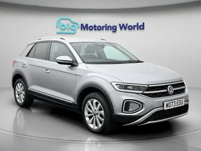 Usado VW T-Roc Style 150 HP (110 kW) 2024 Prateado SUV