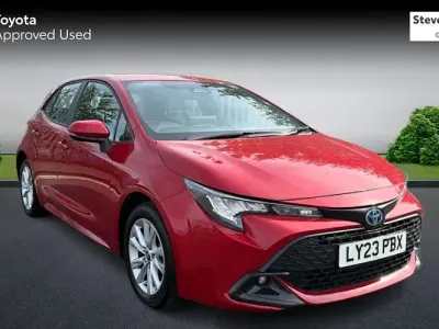 Used Toyota Corolla 140 HP (102 kW) 2023 Red Hatchback