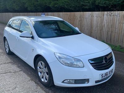 Used Vauxhall Insignia SRi 140 HP (102 kW) 2011 White Estate