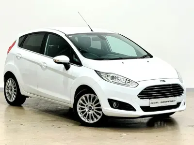 Used Ford Fiesta Titanium 2013 White Hatchback