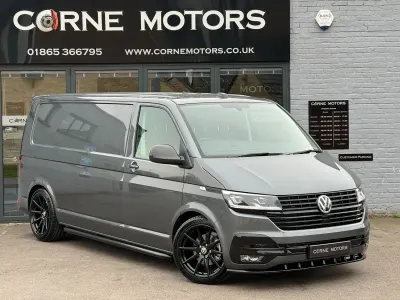 Begagnad VW Transporter Highline 150 HK (110 kW) 2024 Grå Van