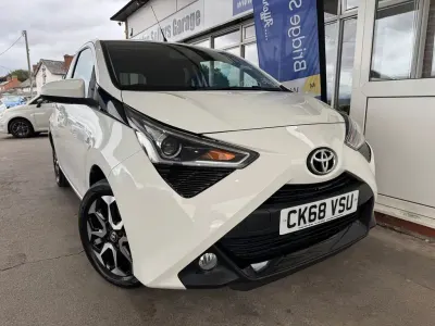 Used Toyota Aygo X-plore 71 HP (52 kW) 2018 White flash Hatchback