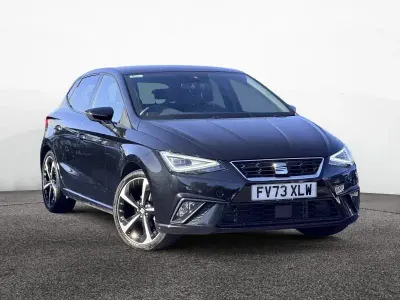 Begagnad Seat Ibiza FR Sport 2023 Svart Halvkombi