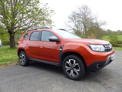 Begagnad Dacia Duster Journey 90 HK (66 kW) 2023 Orange SUV