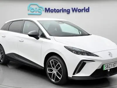 Used MG MG4 EV Trophy 150 kW (204 HP) 2023 White Hatchback