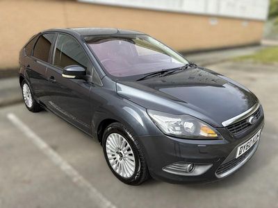 Used Ford Focus Titanium 99 HP (72 kW) 2010 Grey Hatchback