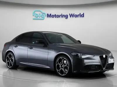 Begagnad Alfa Romeo Giulia Saloon Veloce 280 HK (205 kW) 2022 Grå Sedan