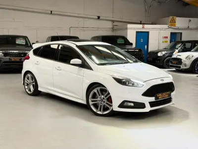 Used Ford Focus ST 2015 White Hatchback