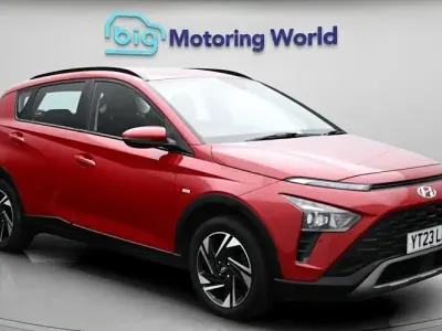 Begagnad Hyundai Bayon SE 101 HK (74 kW) 2023 Röd SUV