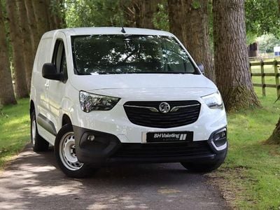 Used Vauxhall Combo Edition 130 HP (95 kW) 2019 White Van