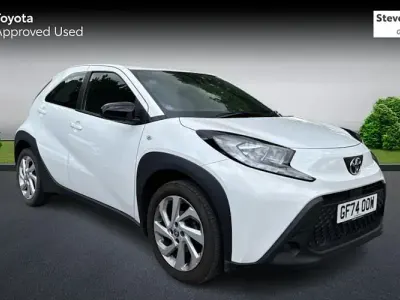 Used Toyota Aygo X PURE 72 HP (52 kW) 2024 White SUV
