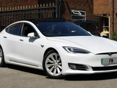 Used Tesla Model S 386 kW (525 HP) 2018 White Hatchback