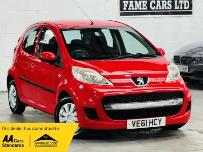 Used Peugeot 107 68 HP (50 kW) 2012 Red Hatchback