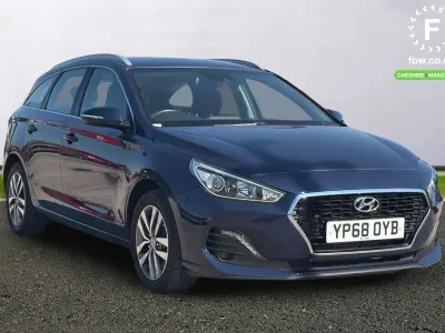 Used Hyundai i30 SE 140 HP (102 kW) 2018 Blue Estate
