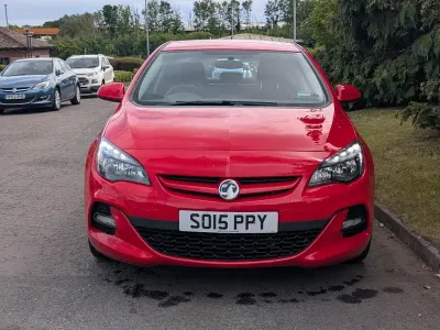 Used Vauxhall Astra Edition 115 HP (84 kW) 2015 Power red Hatchback