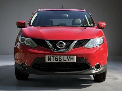 Used Nissan Qashqai N-Connecta 2016 Red SUV