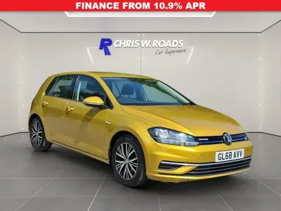 Used VW Golf VII SE 130 HP (95 kW) 2018 Yellow Hatchback