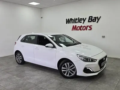 Used Hyundai i30 SE 120 HP (88 kW) 2018 White Hatchback