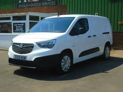 Used Vauxhall Combo 100 HP (73 kW) 2021 White MPV