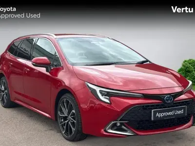 Usado Toyota Corolla Sport 196 HP (144 kW) 2024 Vermelho Carrinha