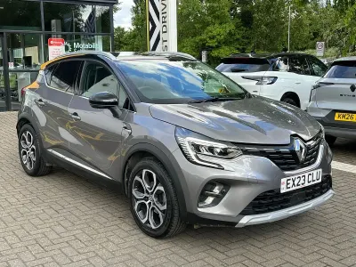 Używany Renault Captur Techno 91 KM (66 kW) 2023 Szary SUV