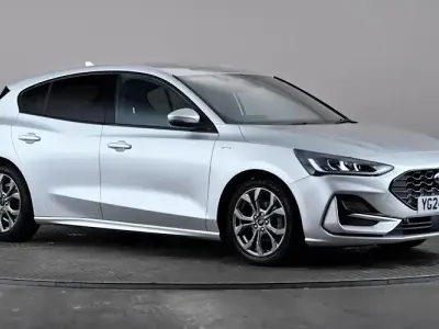 Used Ford Focus ST-Line 125 HP (91 kW) 2024 Silver Hatchback