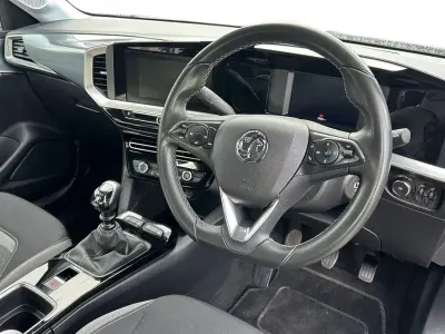 Second-hand Vauxhall Mokka Edition 100 CP (73 kW) 2022 Negru SUV