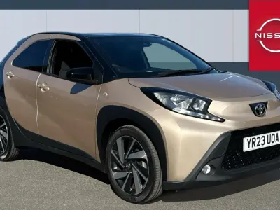Begagnad Toyota Aygo X 72 HK (52 kW) 2023 Beige SUV