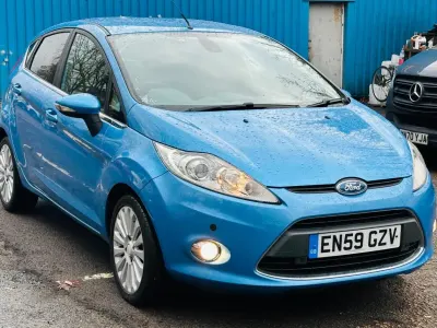 Używany Ford Fiesta Titanium 2010 Niebieski Hatchback