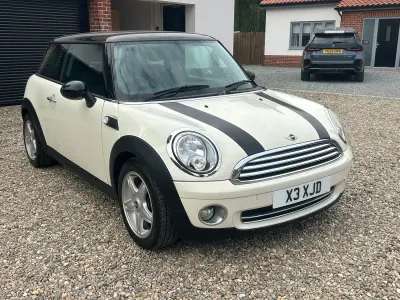 Used Mini Cooper Hatch 120 HP (88 kW) 2009 White Hatchback