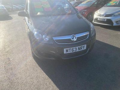 Begagnad Vauxhall Zafira Design Edition 120 HK (88 kW) 2013 Grå Minibuss
