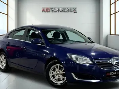 Used Vauxhall Insignia Design Edition 140 HP (102 kW) 2015 Blue Hatchback