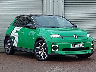 Green/black Used 2025 Renault R5 Komfort Hatchback | £24,498 (Fair price)