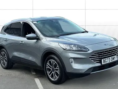 Käytetty Ford Kuga Titanium 150 HP (110 kW) 2023 Hopea Katumaasturi