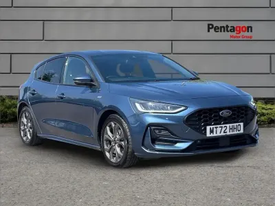 Used Ford Focus ST-Line 123 HP (90 kW) 2023 Blue Hatchback