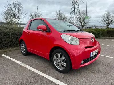 Used Toyota iQ 67 HP (49 kW) 2011 Red Hatchback