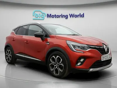 Używany Renault Captur Techno 145 KM (106 kW) 2023 Czerwony SUV