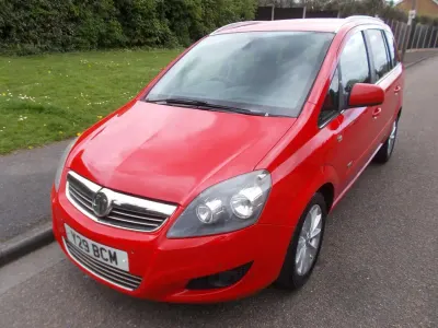 Second-hand Vauxhall Zafira Design Edition 110 CP (80 kW) 2014 Roșu Monovolum
