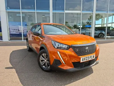 Used Peugeot 2008 Active+ 100 HP (73 kW) 2023 Orange SUV