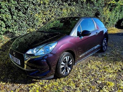 Usado DS Automobiles DS3 Chic 2017 Púrpura Utilitario