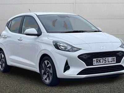 Mangrove green New 2025 Hyundai i10 Premium Hatchback | £15,999 (Super price)