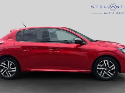 Used Peugeot 208 Allure+ 99 HP (72 kW) 2023 Red Hatchback