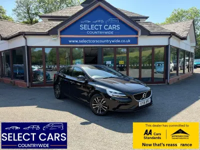 Used Volvo V40 Momentum 122 HP (89 kW) 2018 Black Hatchback