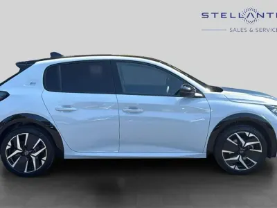 New Peugeot e-208 Premium 113 kW (154 HP) 2026 White Hatchback