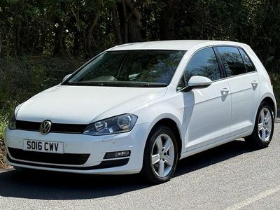 Begagnad VW Golf VII Edition 2016 Vit Halvkombi