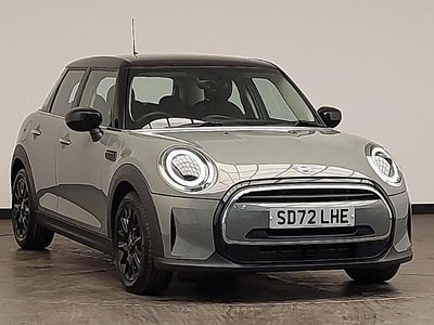 Usado Mini Cooper Classic 136 HP (100 kW) 2022 Cinzento Citadino