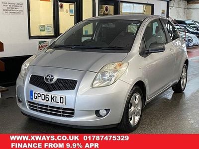 Used Toyota Yaris 85 HP (62 kW) 2006 Silver Hatchback